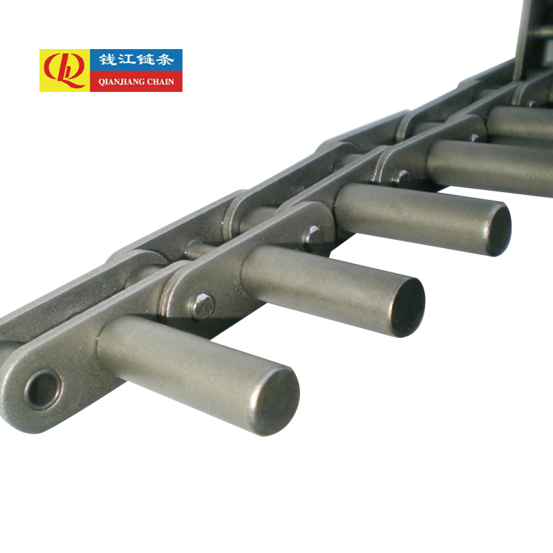 Dubbla stigningstransportörkedjor med förlängda stift